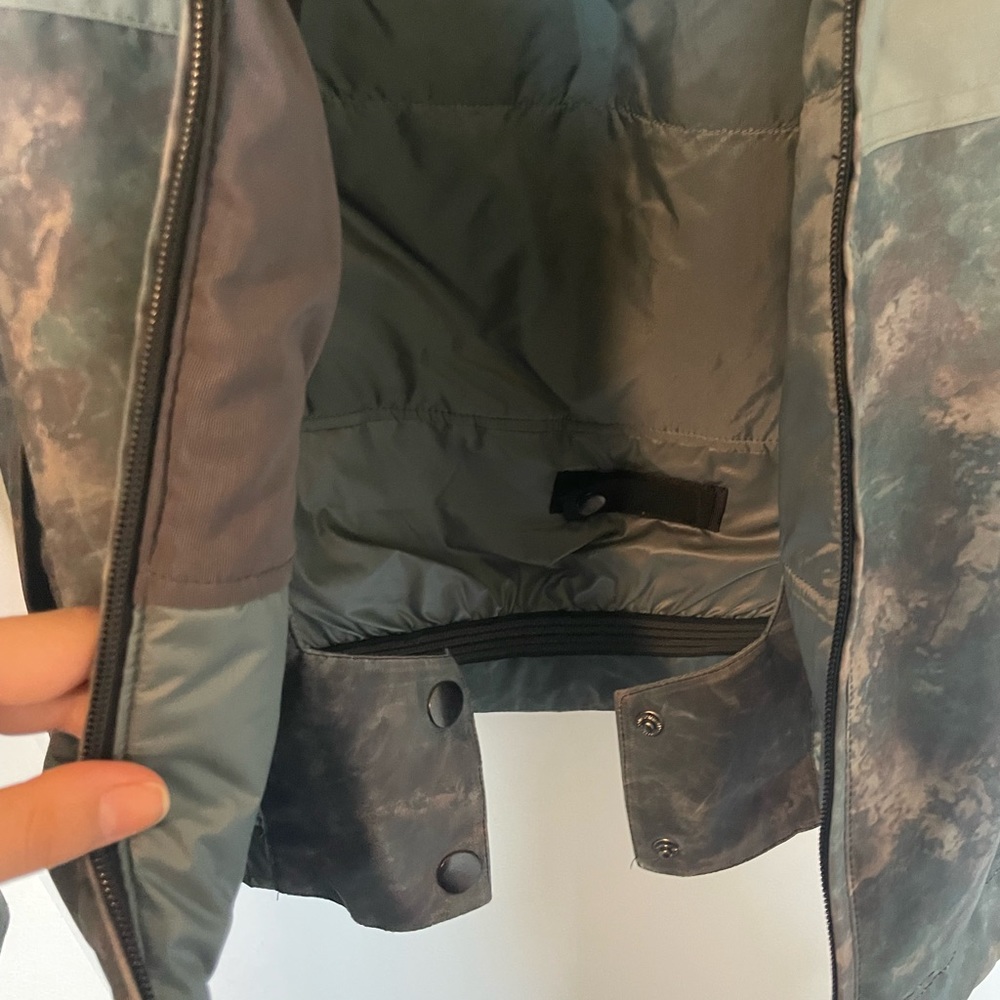 Dakine Women’s ski/ Winter jacket - Picture 2 of 5